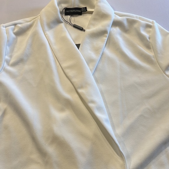 Prettylittlething Petite White Gold Button Blazer Dress - Picture 10 of 11